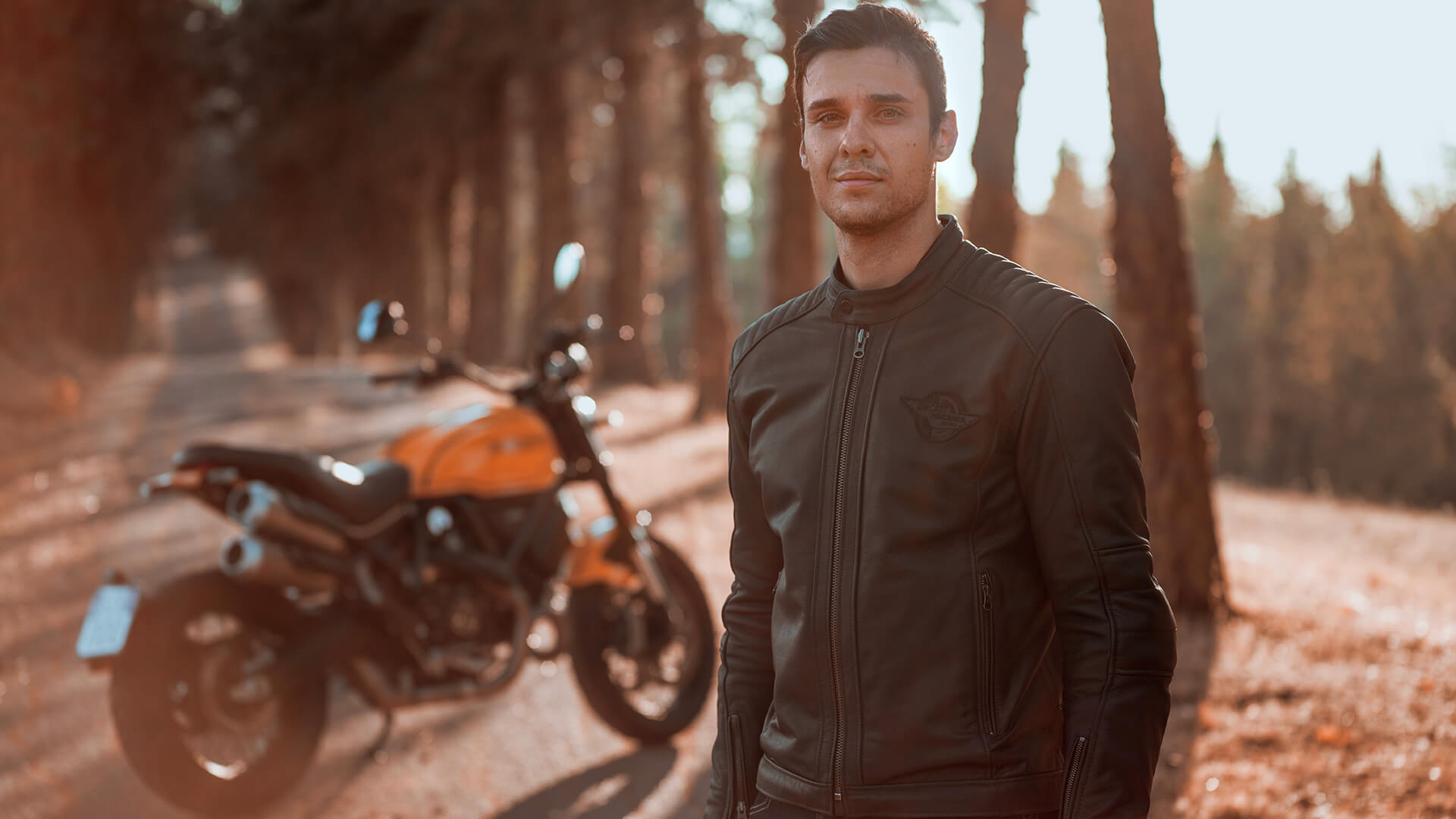 scrambler-ducati-1100-tribute-pro-apparel-gallery-05